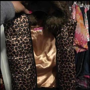 Girls Leopard puffy vest large